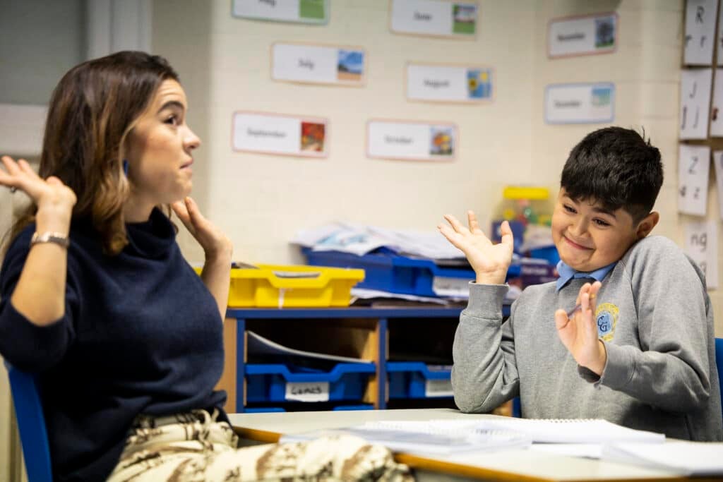 volunteer in schools